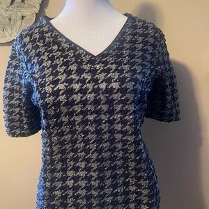 ⭐️EUC Ann Taylor Navy and Gray short sleeve knit shirt glitter accents M